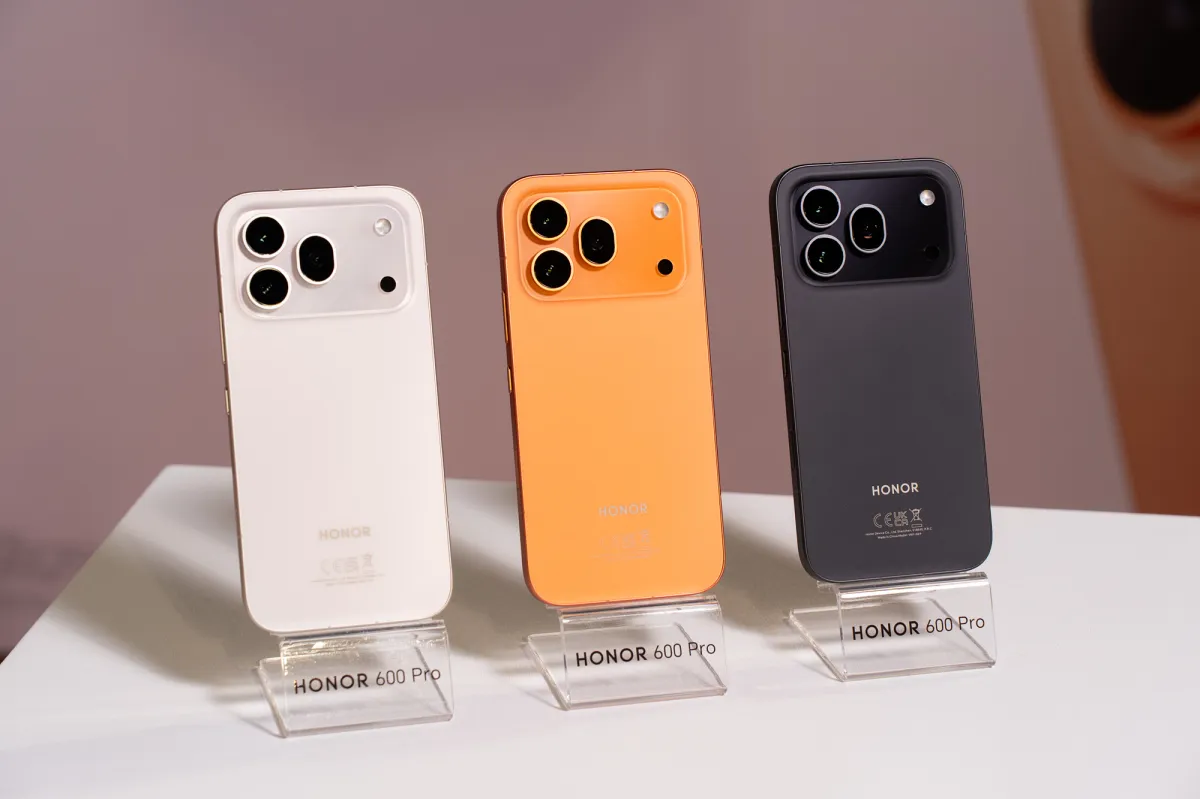 HONOR 600 系列提供旭日橙、幻夜黑、雪原白三款配色,7 月 8 日起於 HONOR 臺北三創體驗店及遠傳電信各門市開賣(圖為 HONOR 600 Pro