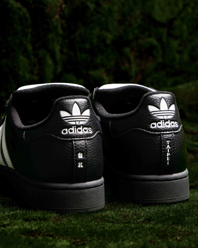 adidas Originals 城市限定黑熊系列超萌登場！珍奶、茄芷袋和棒球全入內！