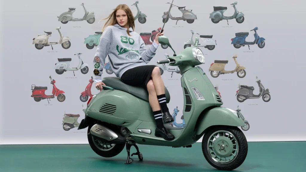 Vespa GTS 80周年特仕版