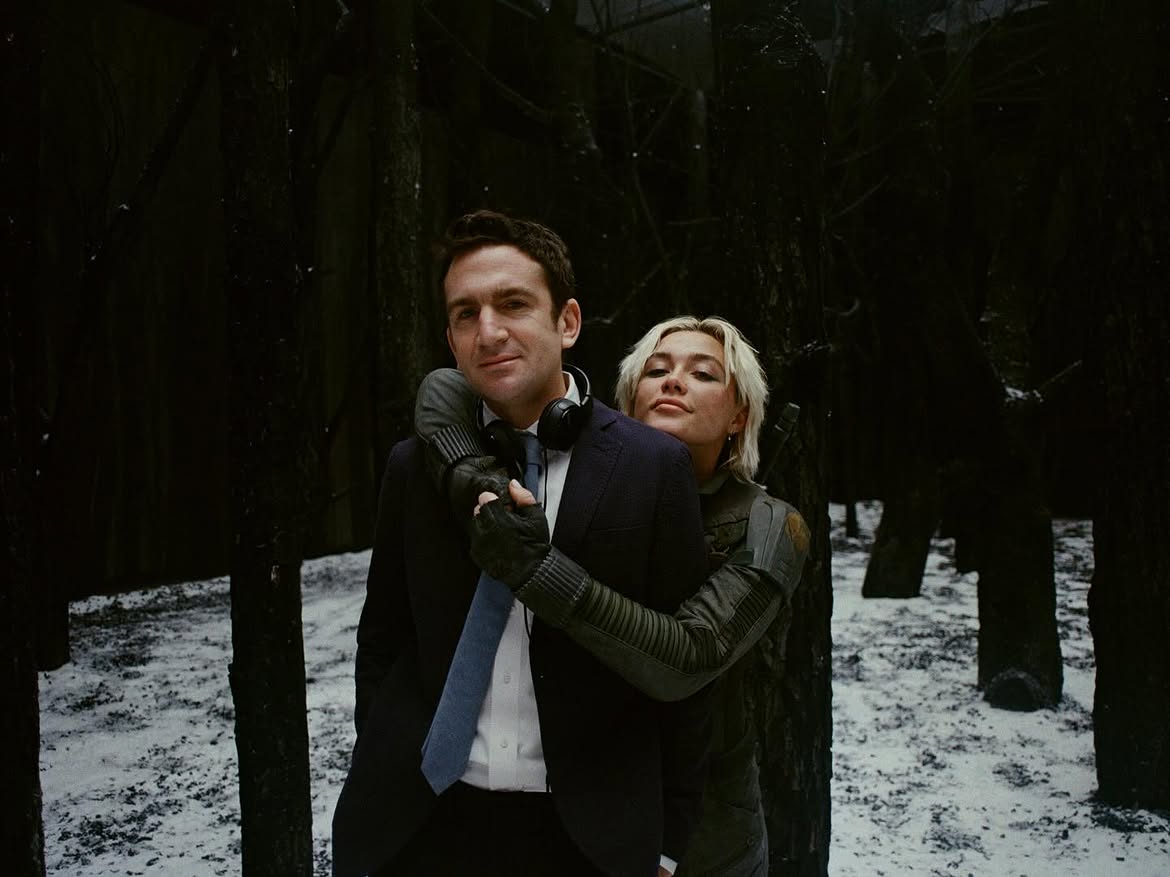 傑克·史崔爾與「黑寡婦」葉蓮娜·畢洛娃，佛蘿倫絲·普伊（Florence Pugh）飾演