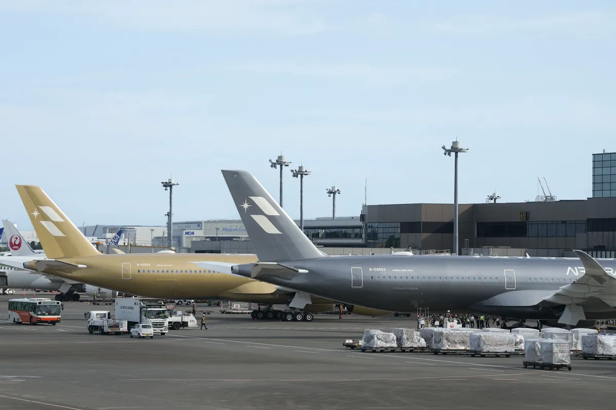 星宇航空STARLUX AIRSORAYAMA金銀雙機正式合體