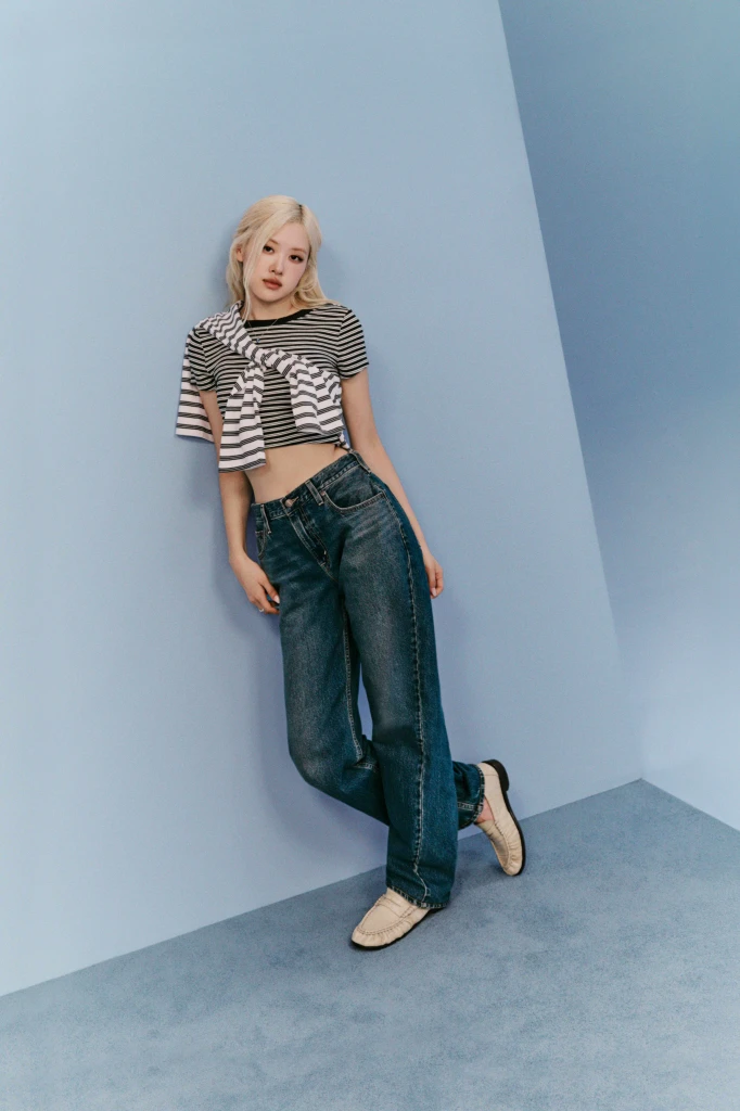 ROSÉ 穿著 Loose Taper