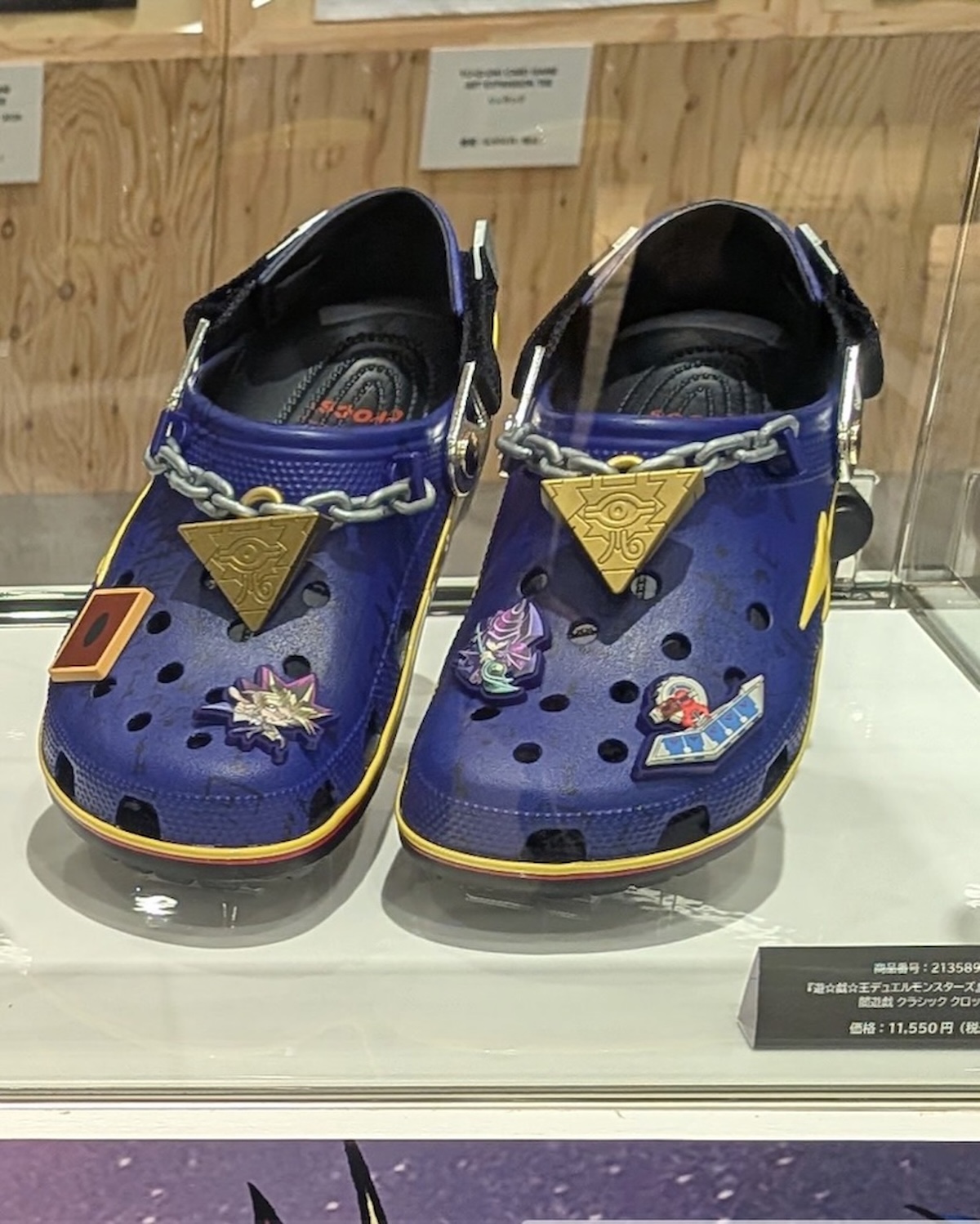 crocs