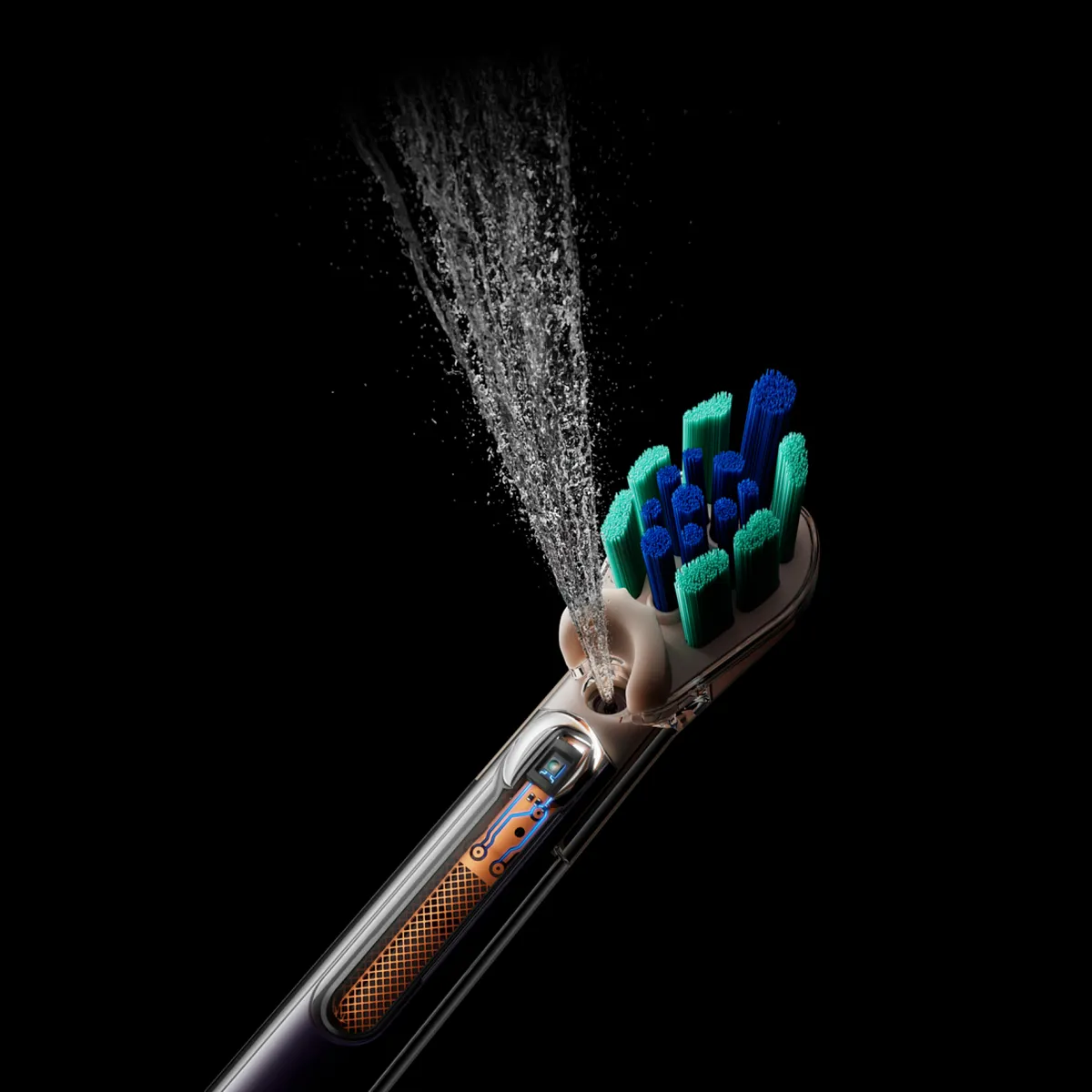 Dyson 跨界玩電動牙刷!內建微鏡頭、AI 找齒縫,還會自己噴漱口水