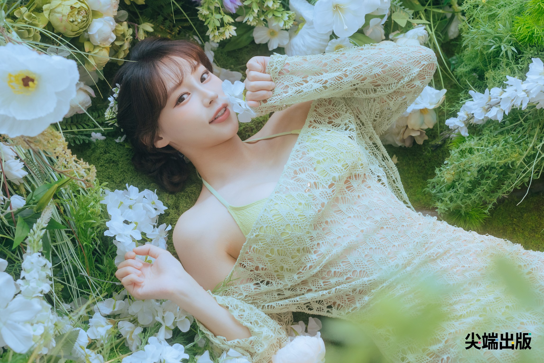 山豬公主化身花路女神！《JJUBI 2027 寫真月曆》10/1 開啟預購　12 套造型誠意滿載