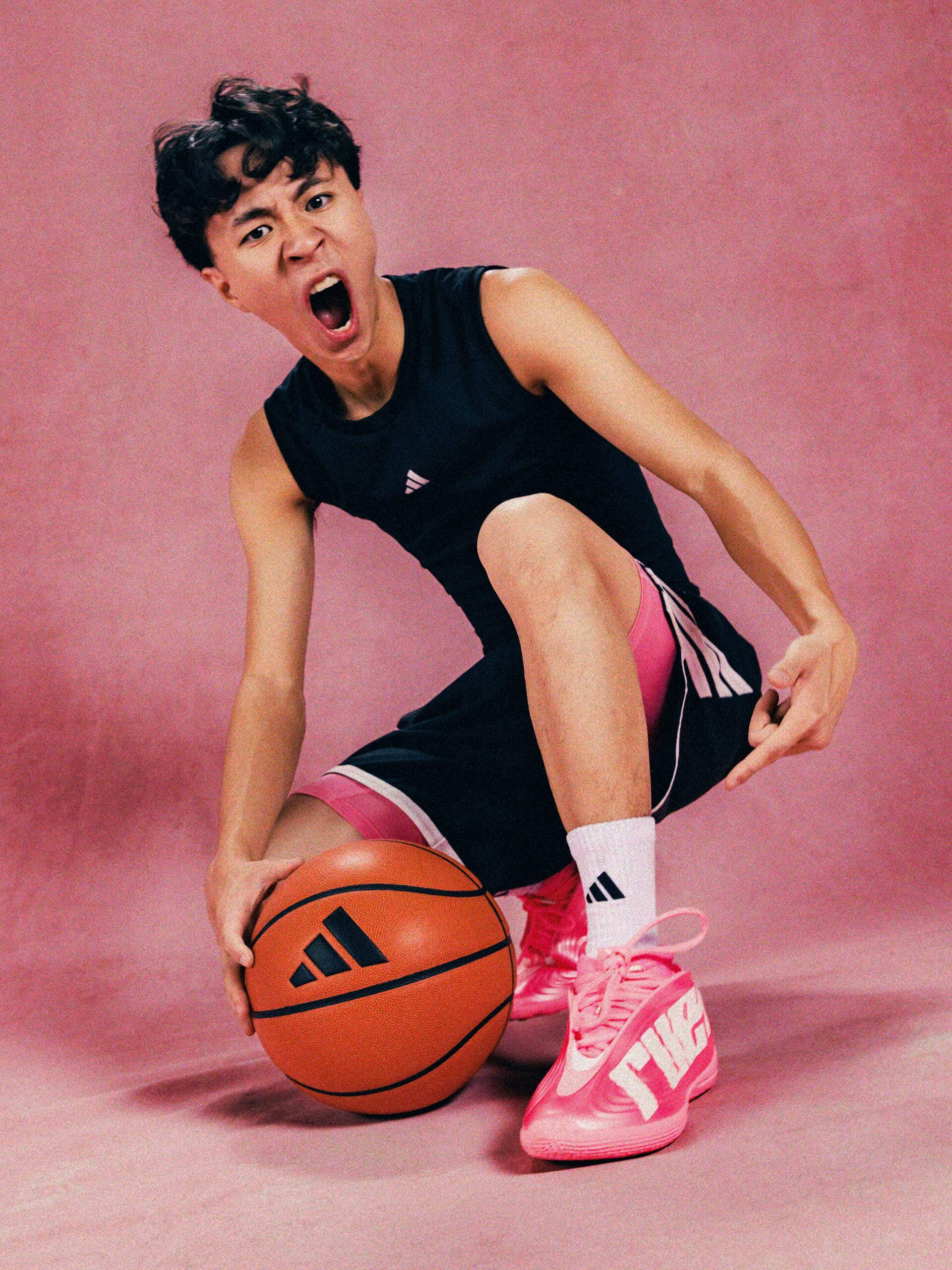 Ray 專屬 adidas Harden Vol. 10「RUEI」即將市售,Kai Cenat 驚喜獻聲宣傳片!